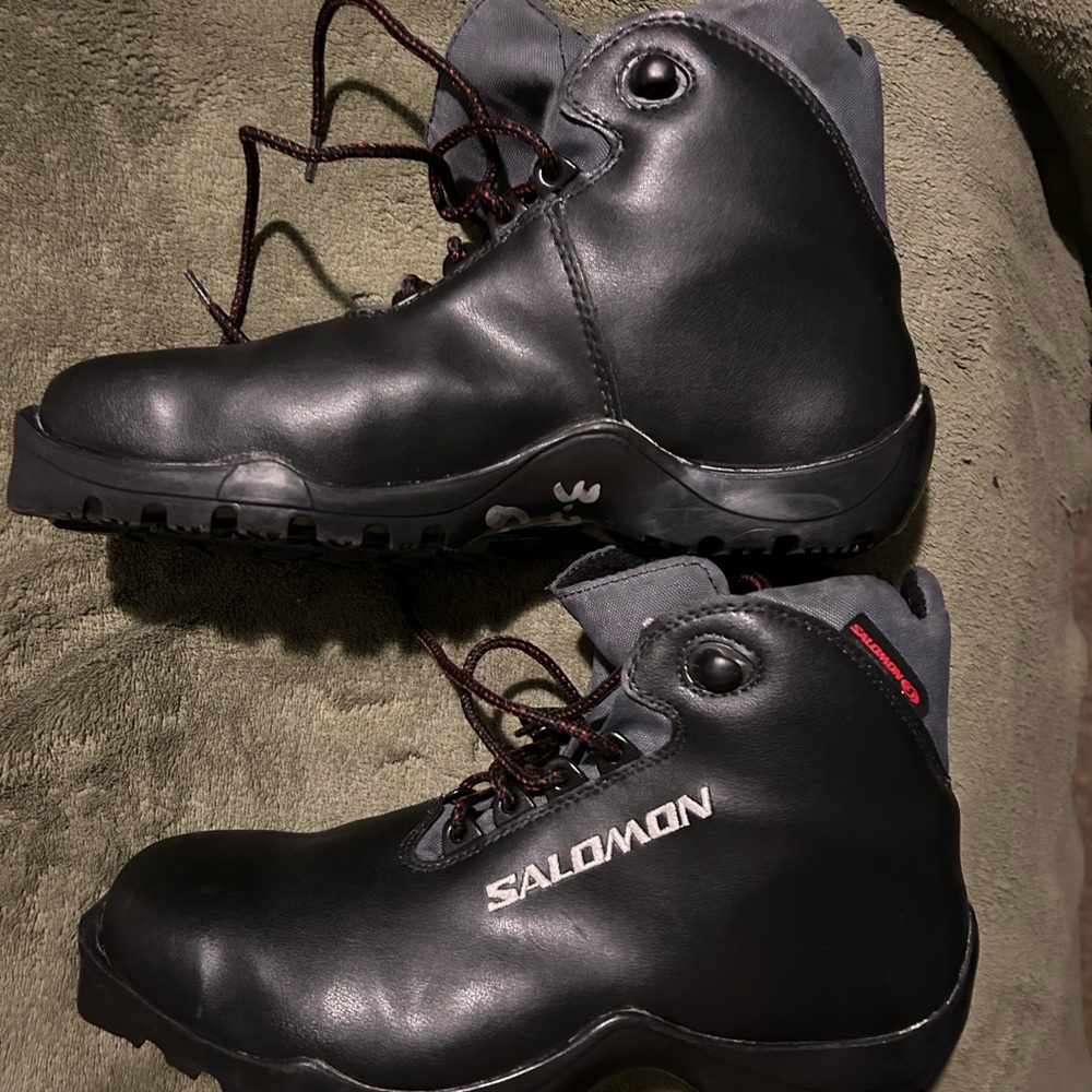 Salomon Ski Boots Mens sz. 11Black Cross Country Skiing